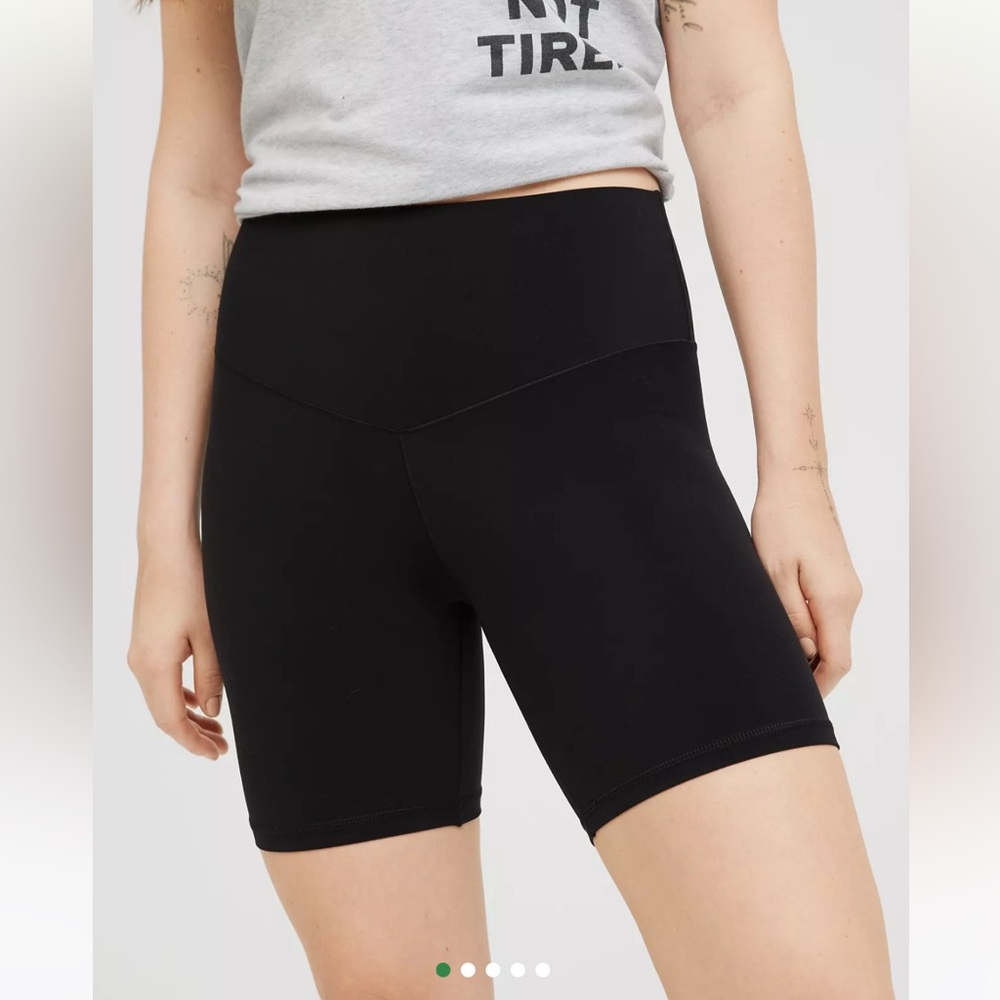 Offline by Aerie High-Rise Real Me 7” Black Bike Shorts L Large